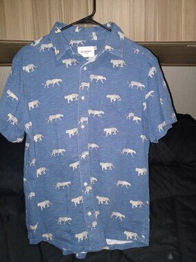 Goodfellow & Co button-up size medium